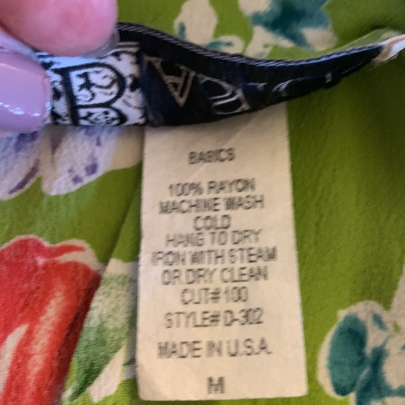 Beautiful, flattering lime green Summer/Spring floral dress from local boutique - Picture 4 of 4